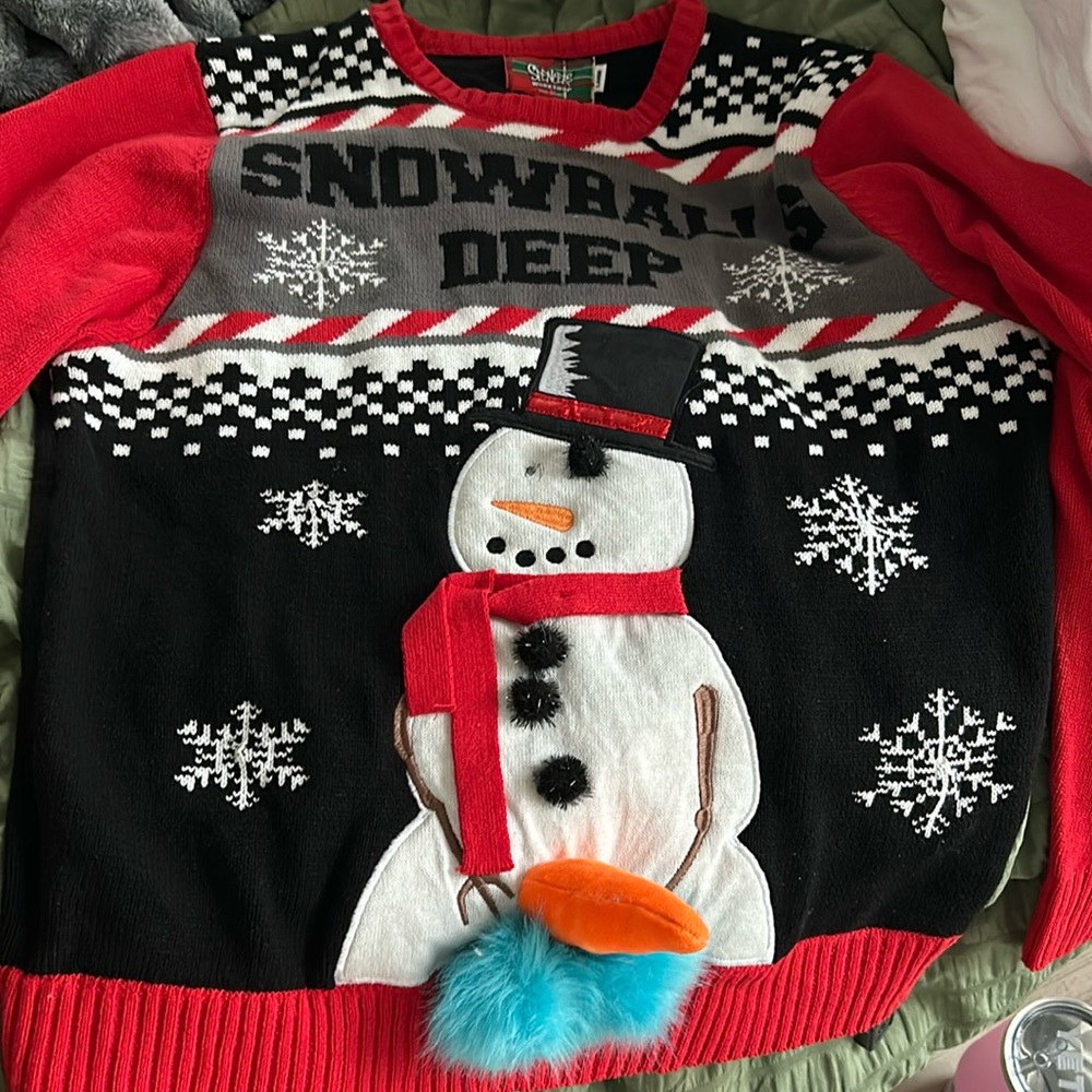 Ugly Christmas sweater! Perfect for the holidays size Large